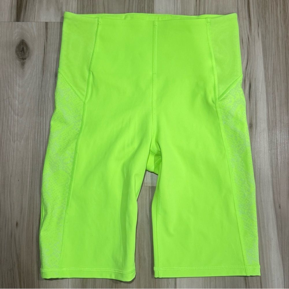 Athleta Stay Fly 9in Shorts Athletic Neon Women’s XS